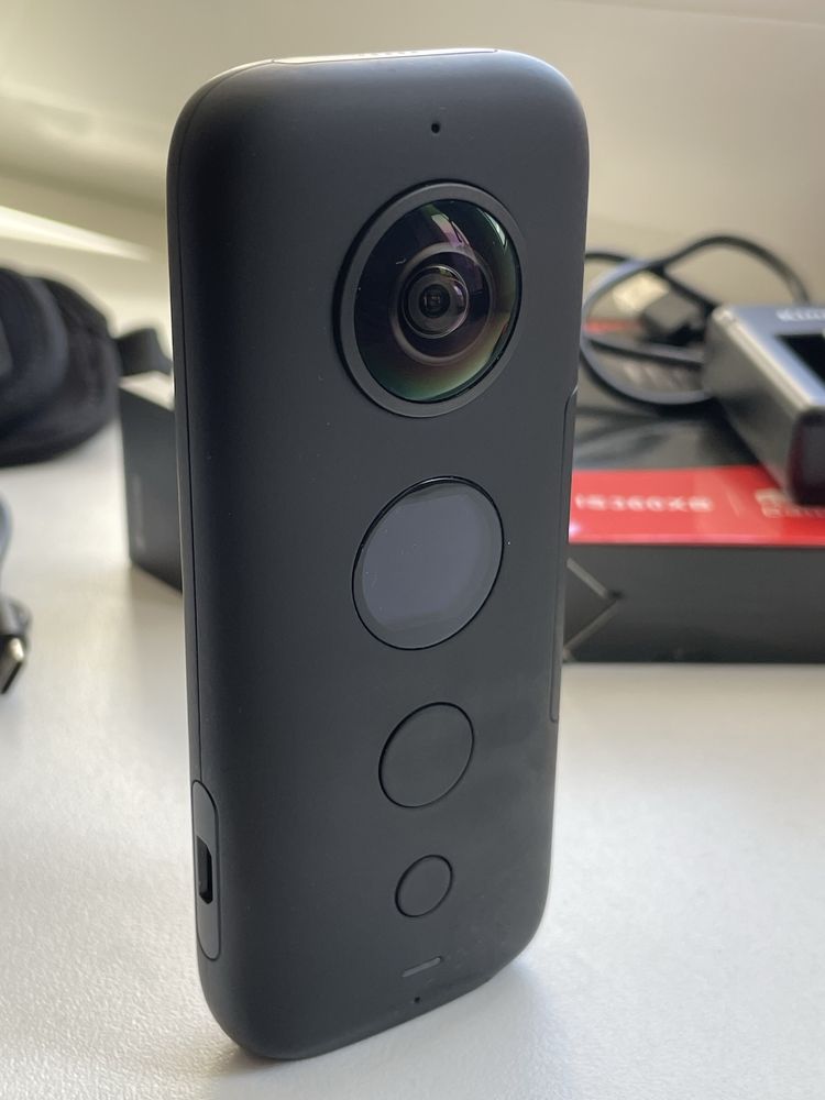 Insta 360 One X + чохол та 2 батареї