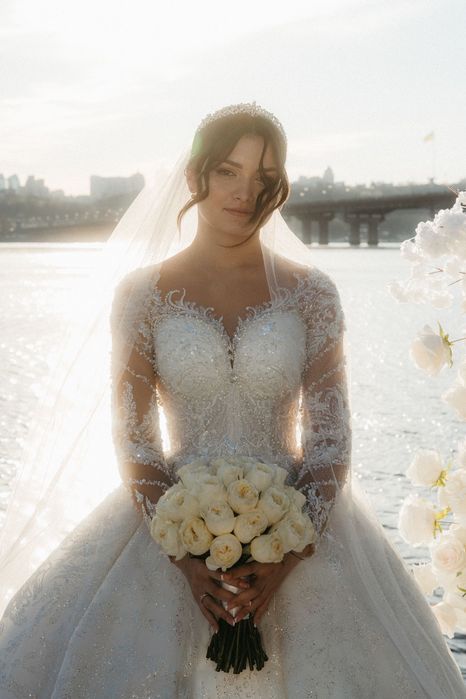 Королівська весільна сукня