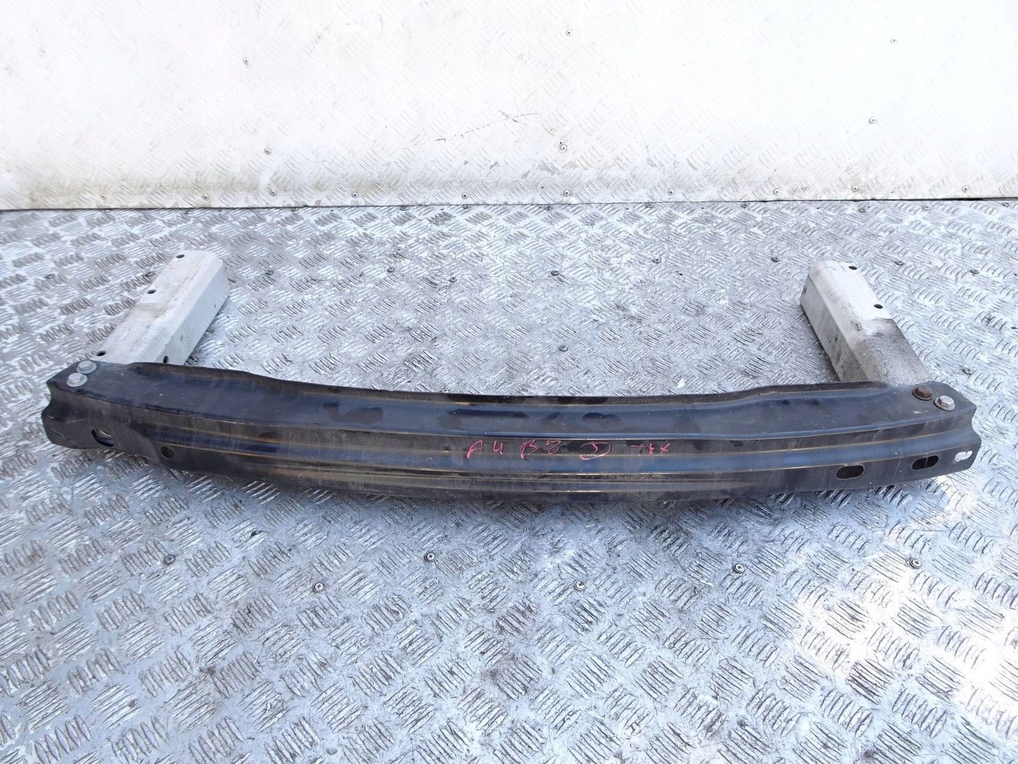 Belka pod zderzak tył Audi A4 B8 LIFT