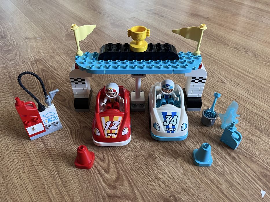 Lego Duplo 10947 гоночні автомобілі