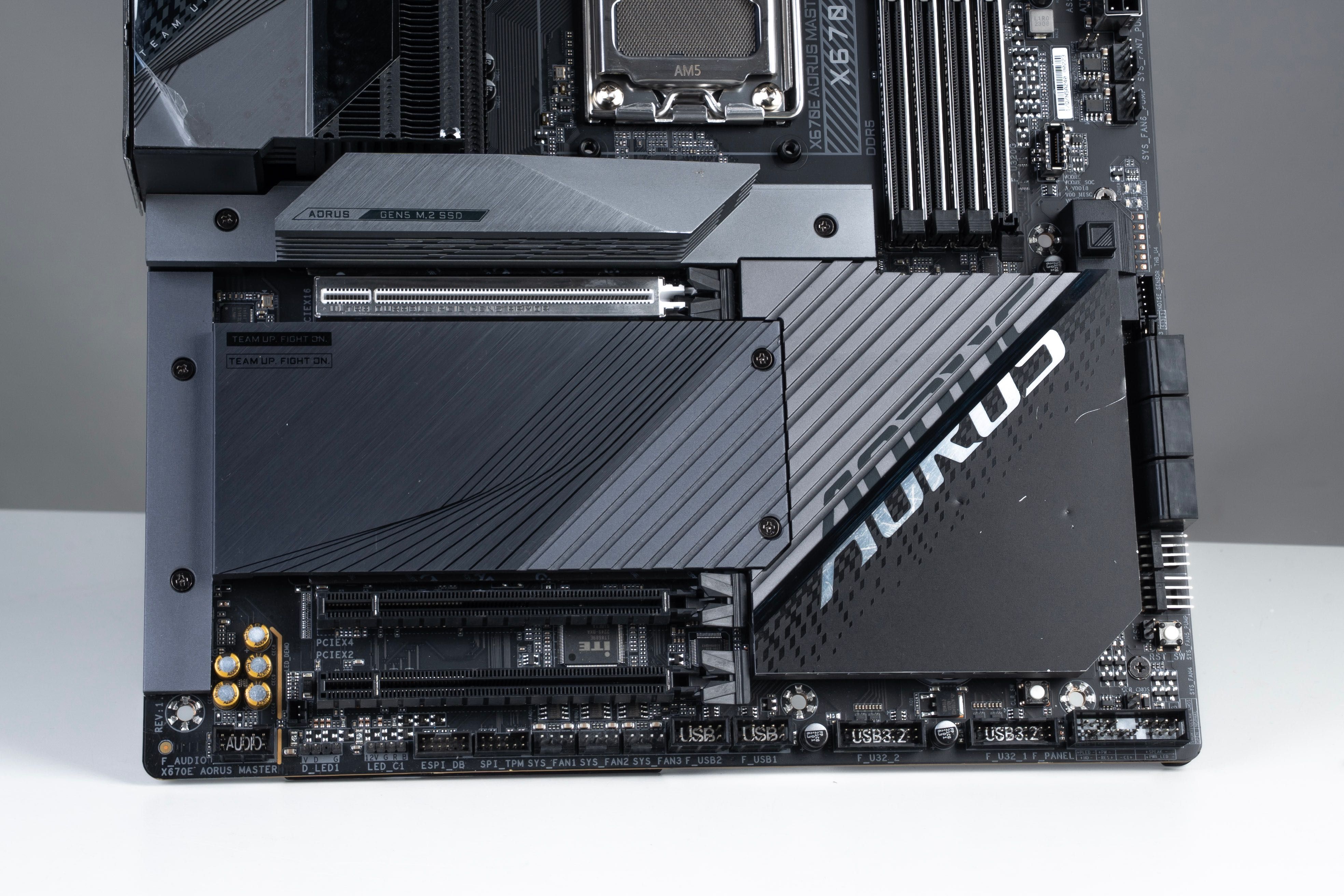 Материнська плата GIGABYTE X670E AORUS MASTER/Гар 3 міс/SiliconFox