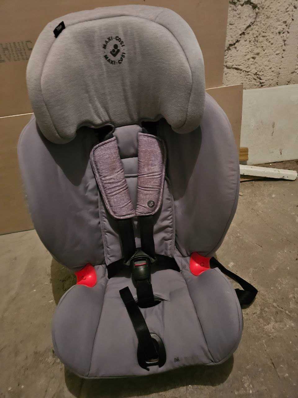 Maxi Cosi Titan 9-36kg Isofix w dwóch kolorach