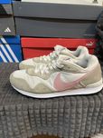 Оригінальні кросівки Nike Venture Runner 41(26,5см)