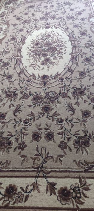 Килим в ідеальному стані.