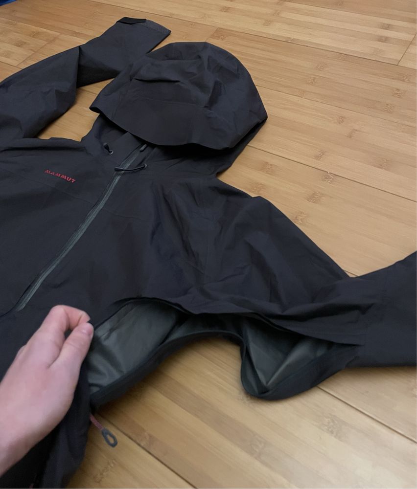 Куртка Mammut gore-tex оригінал чорна нова outdoor на утяжках trail