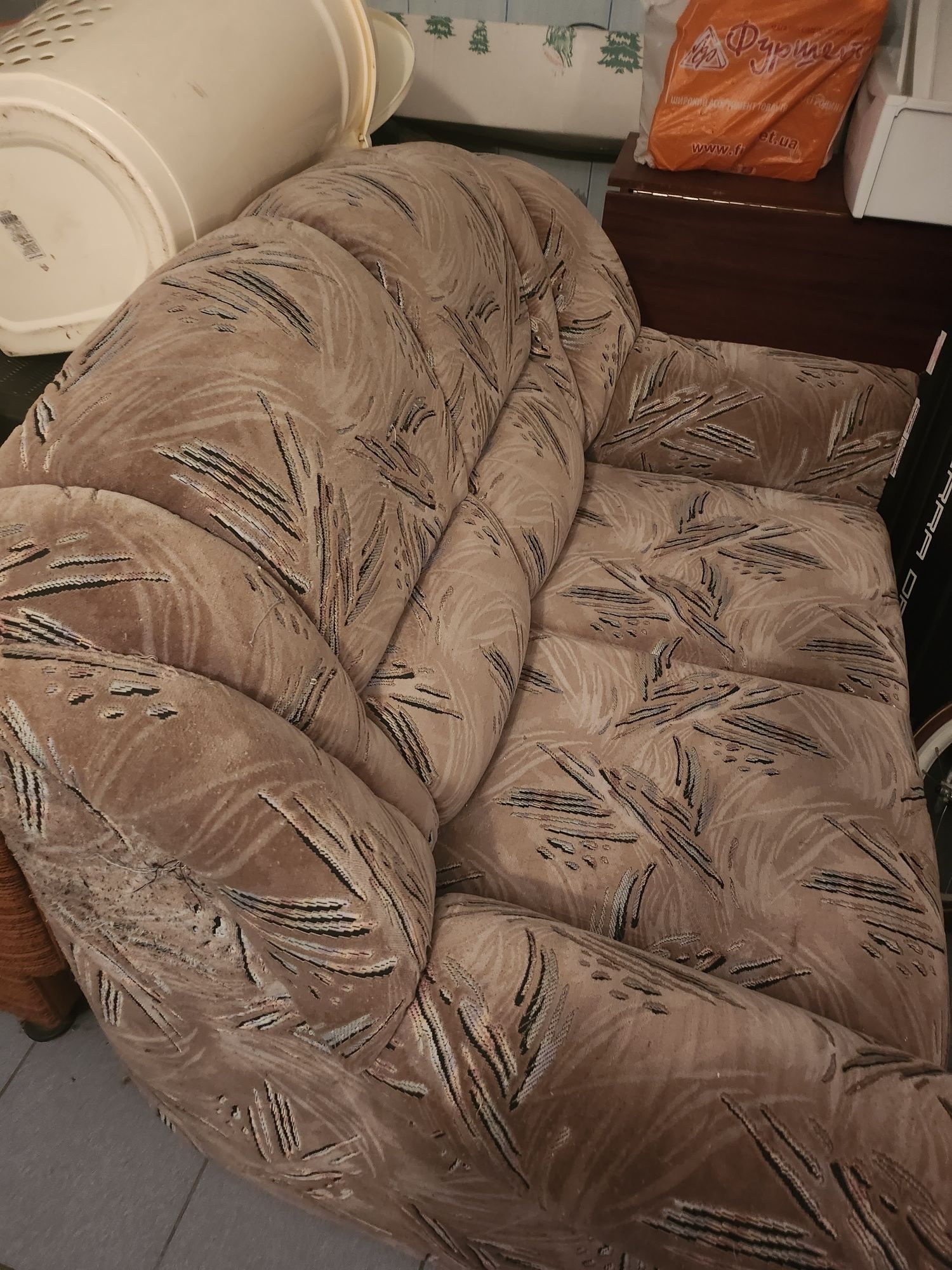 Комплект з двох диванів (розкладних) та крісла