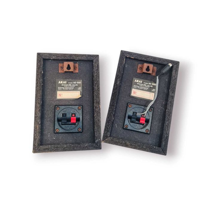 Sistema Hi-Fi Akai AC-5600 + Colunas AE-592 + Colunas SR-600 + Comando