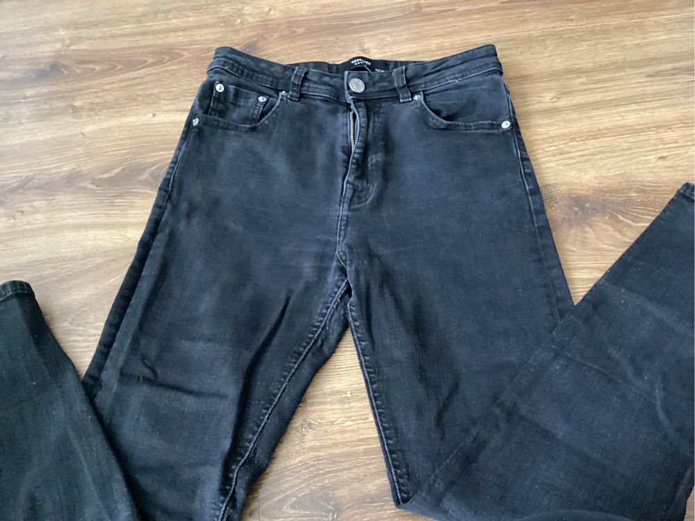 Czarne jeansy rozmiar 38