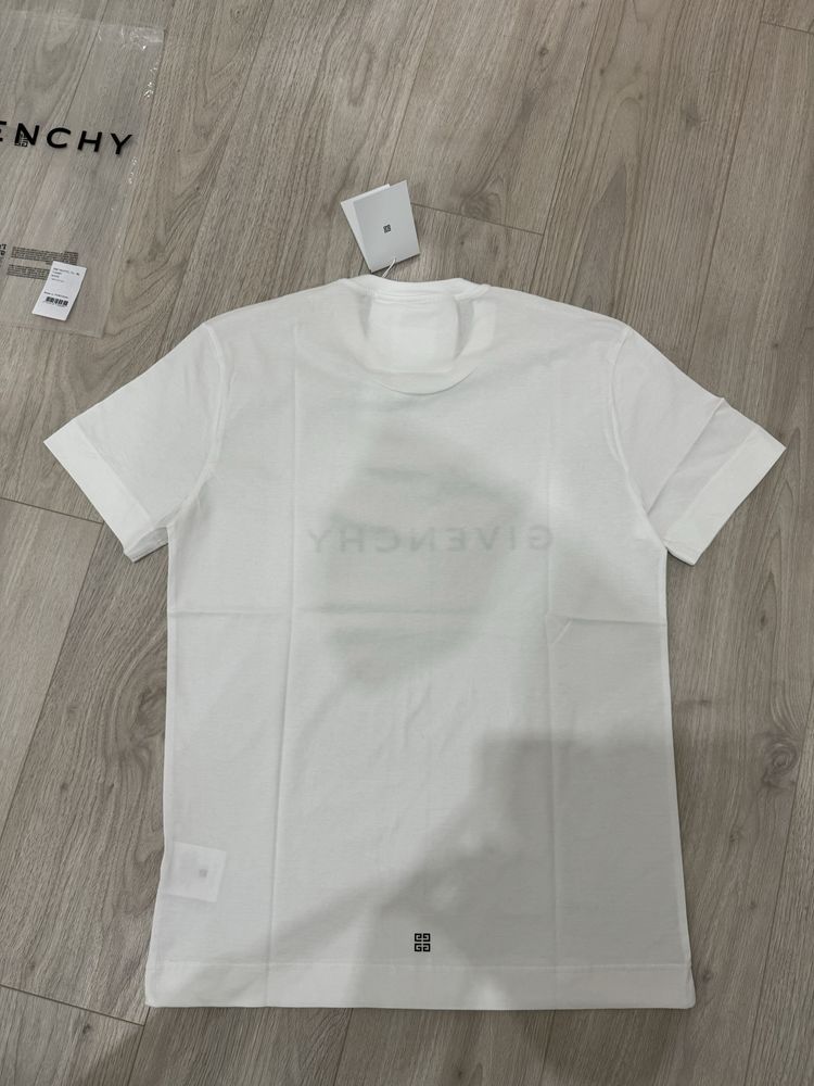 Givenchy t shirt