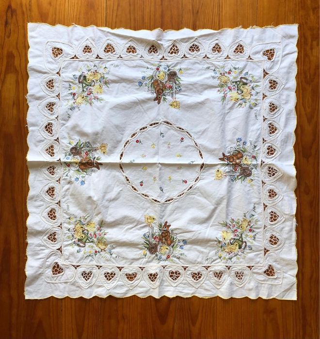 Toalha antiga descorações de Páscoa