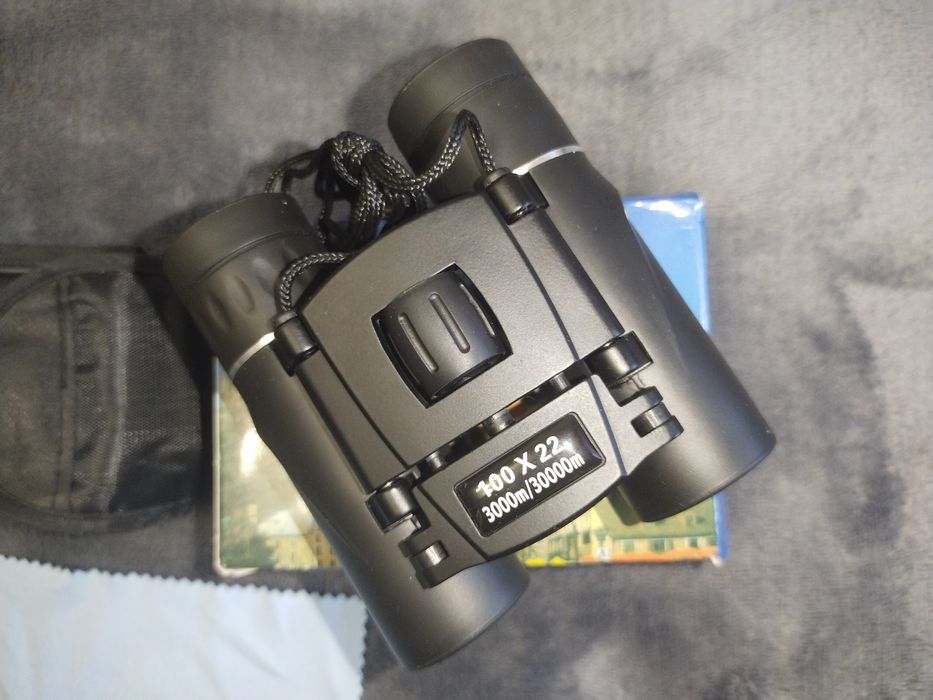 Отличный Бинокль 100 х 22. Новый.