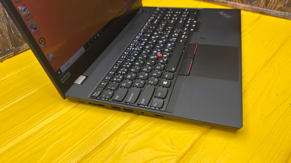 Потужний Офісний Ноутбук з Сенсорним Екраном Lenovo Thinkpad T590
