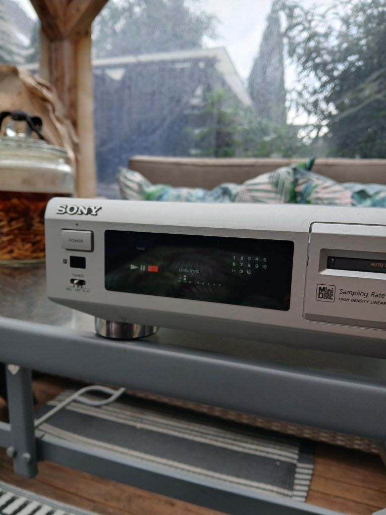 Sony odtwarzacz nagrywarka Minidisc MDS-JE500 srebrny