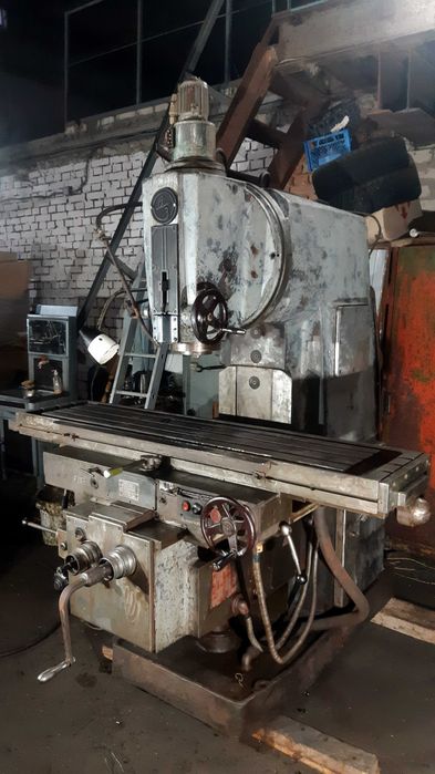 ВМ127 Вертикально-фрезерный консольный станок, 6Р13