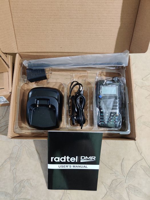 Портативна цифрова радіостанція стандарту DMR Radtel RT-4D