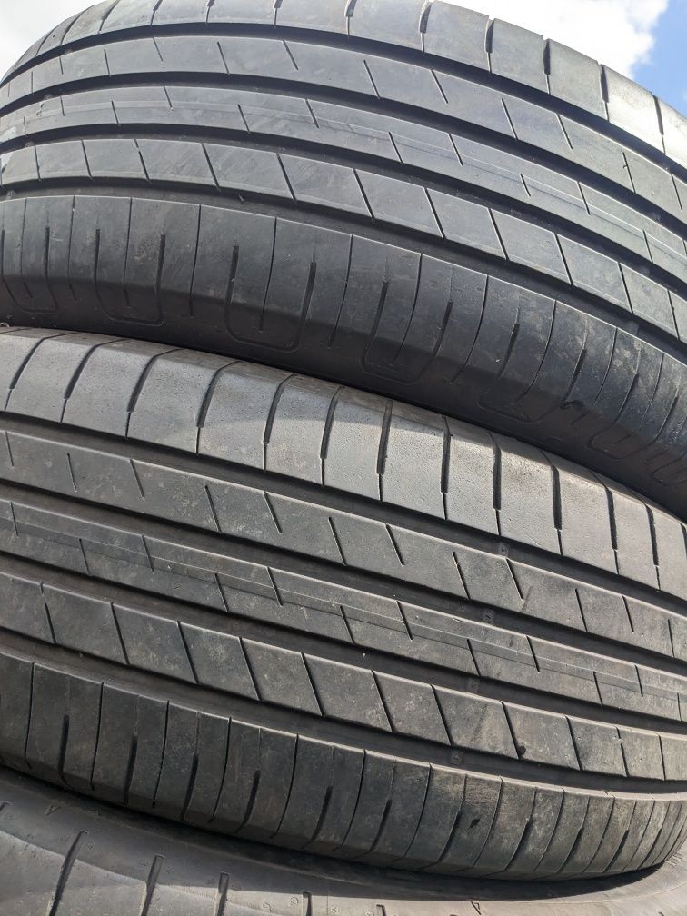 215/60R17 Goodyear 96H