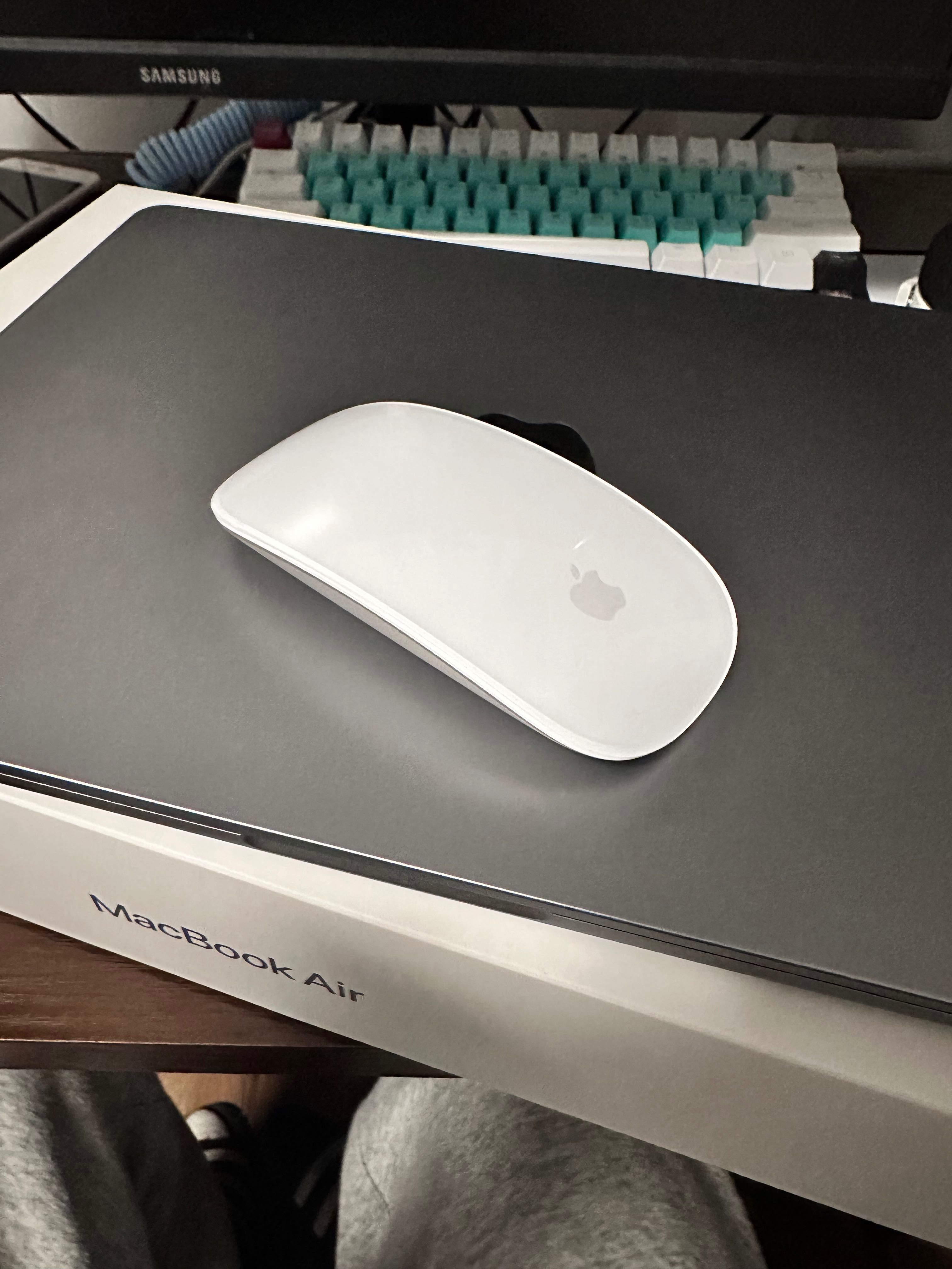 MacBook Air M3 2024