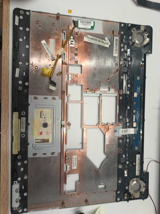 Palmrest do laptopa Toshiba Satellite A200-1S9.