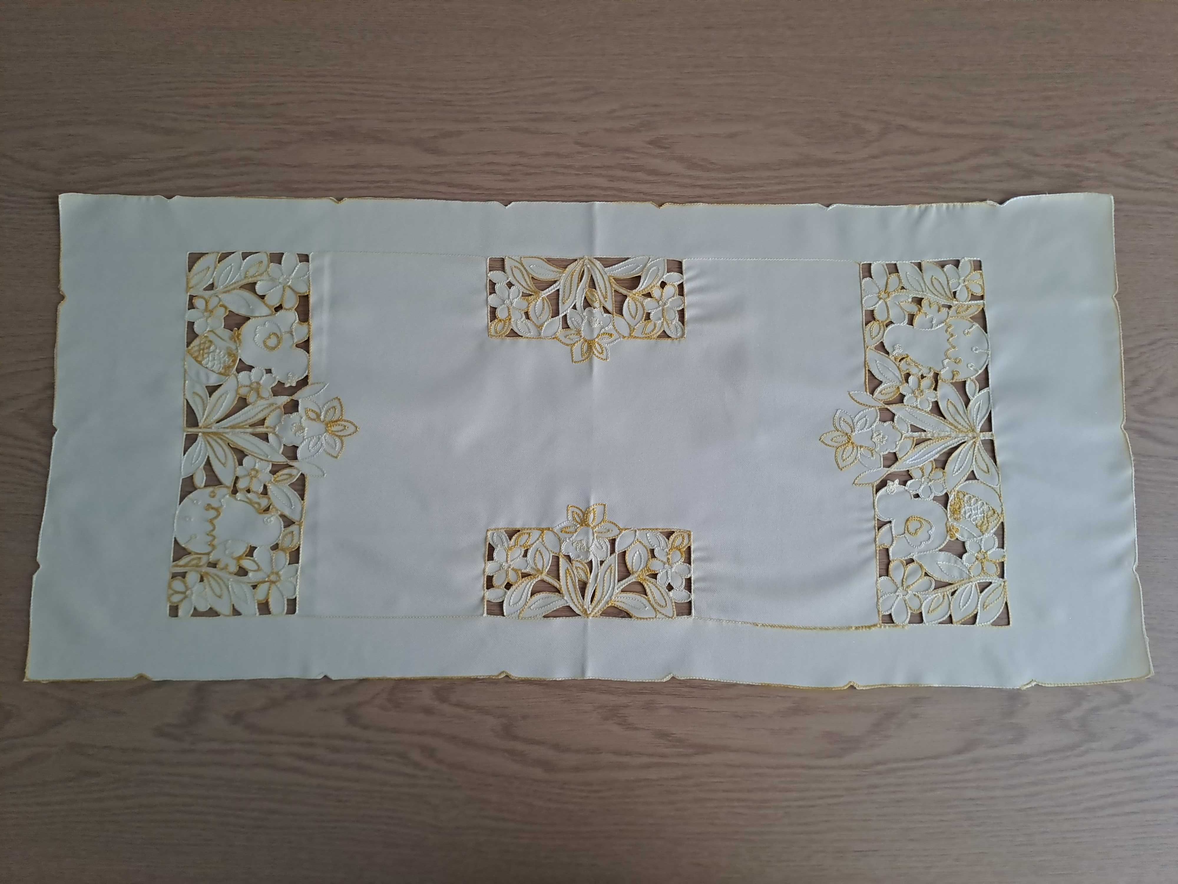 Żółty bieżnik Wielkanocny