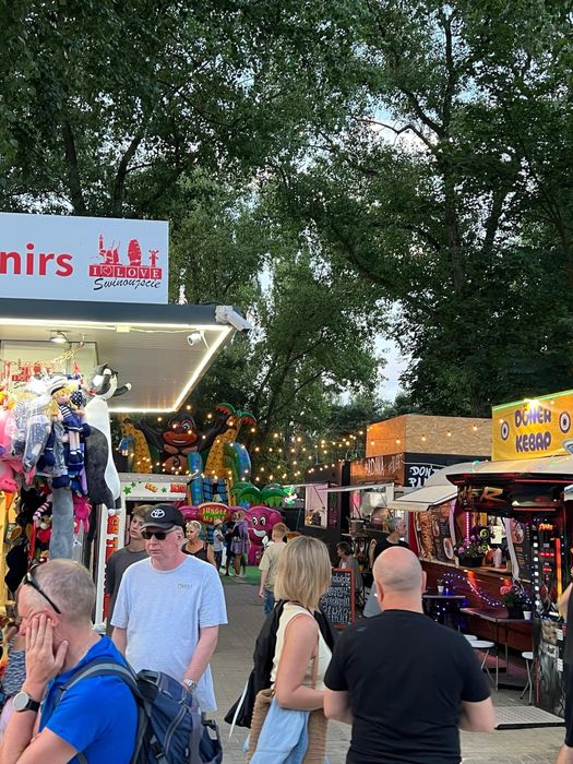 Miejsce nad morzem na promenadzie pod handel gastronomię w Świnoujściu