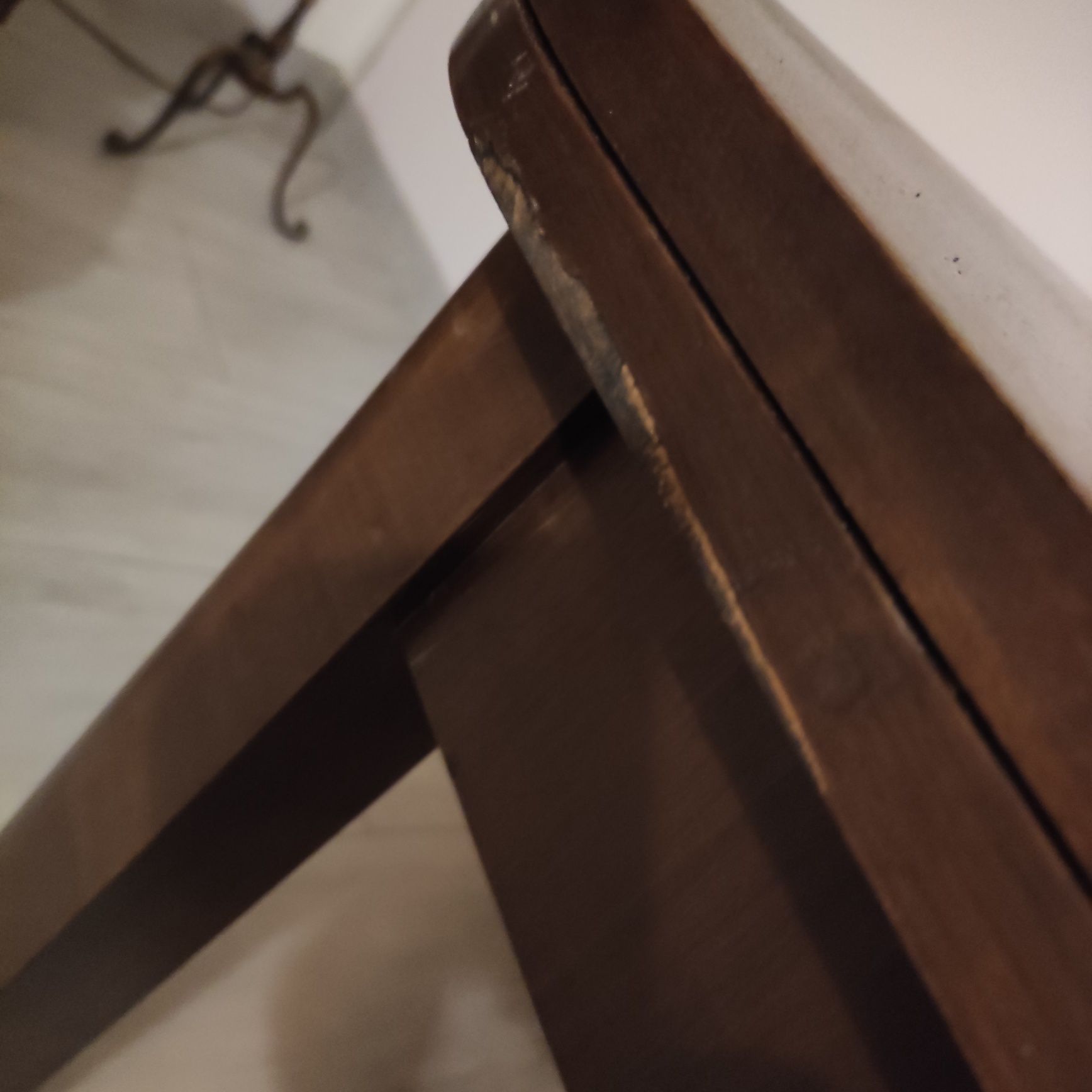 Sprzedam drewniany stół z krzesłami