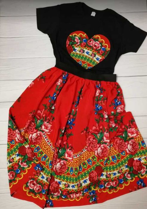 Spódnica ludowa czerwona w kwiaty, XL(42)
