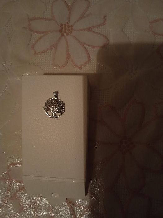 Подвеска- дерево,со стразами