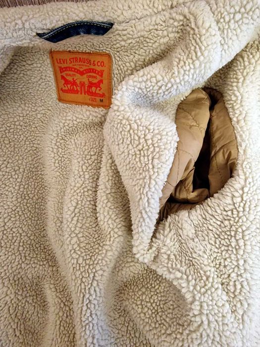 Blusão Levis com Pêlo tamanho M