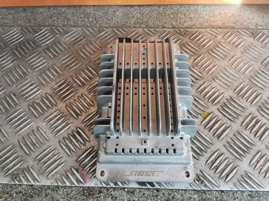 audi a4 b6 cabrio oe wzmacniacz bose 8h0035223b