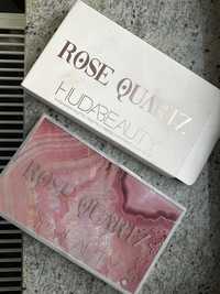 Używana paletka Rose Quartz marka Huda Beauty