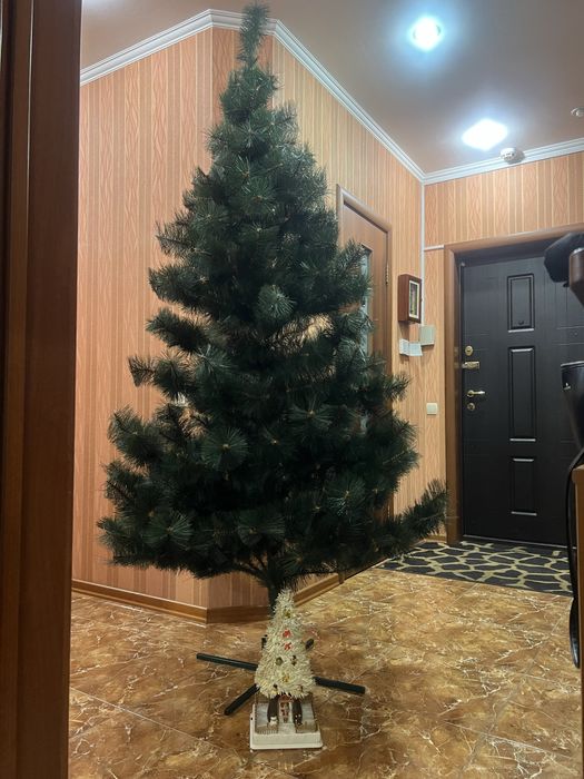 Ялинка-сосна штучна 2.40м нова з подарунком