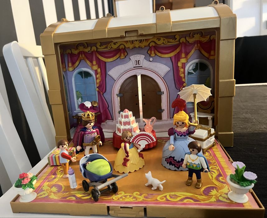 Playmobil domek + zamek z dodatkowymi figurkami