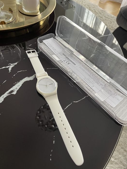 Zegarek swatch biały