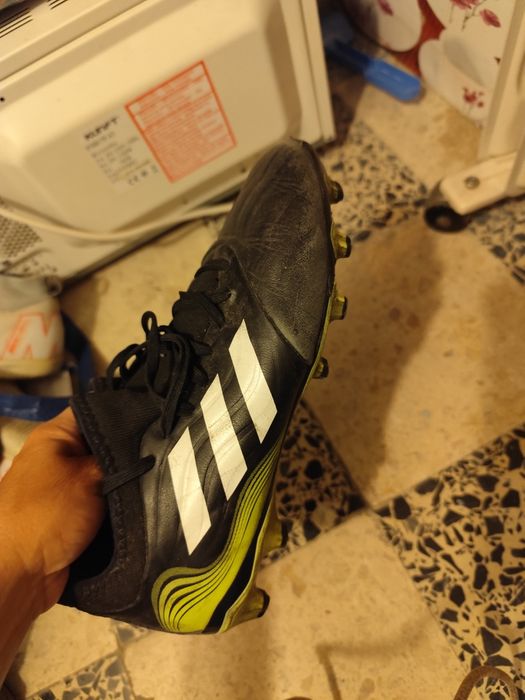 Chuteiras adidas pretas