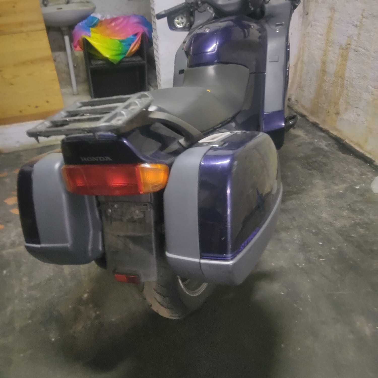 honda st1100 european danificada