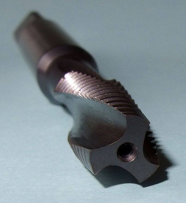 Gwintownik M10x1,25 M12x1,25 M12x1,5. Maszynowe-1 przejście. Emuge