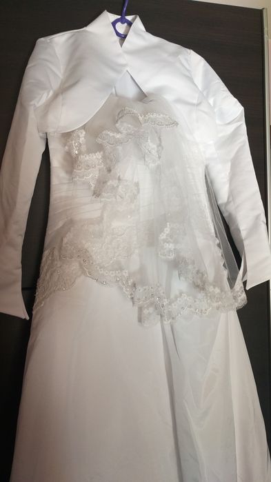 Biała długa suknia ślubna koronka gorset 40/42 z welonem i bolerkiem