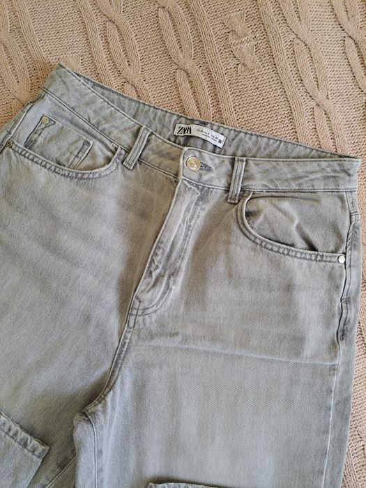 Жіночі джинси в стилі  мом з високою посадкою zara