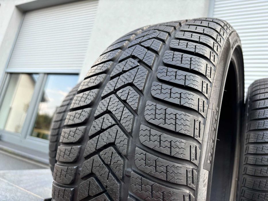 4szt zimowe 225/40R19 Pirelli 7mm 100% bieżnika 2021r bdb stan! Z5188
