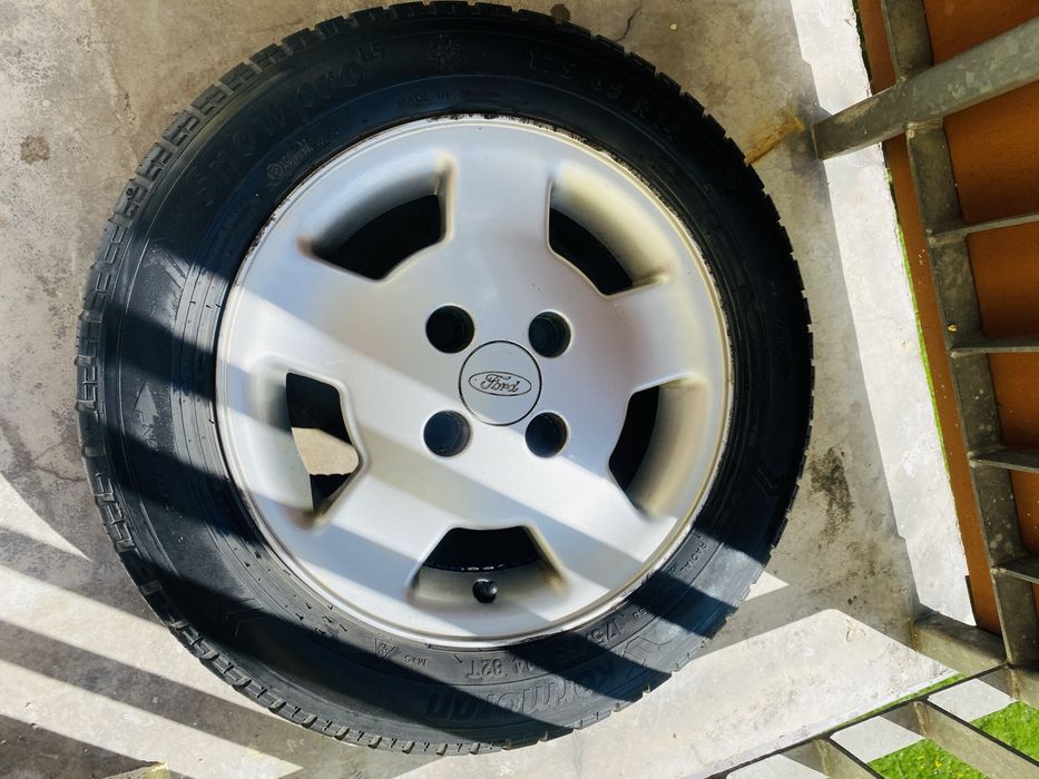 Felgi Ford 14 z oponami zimowymi (opony stare)