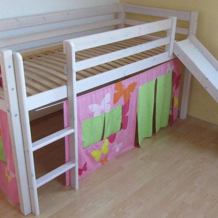 Raro: Cama alta c/escorrega da JYSK c/muitos acessórios menina&menino