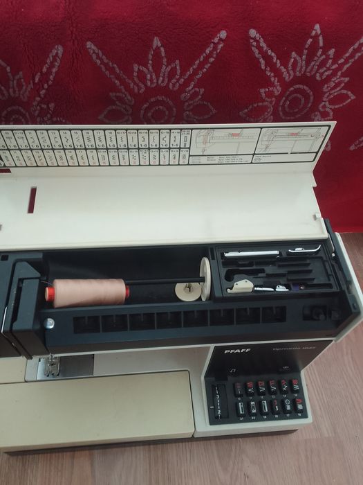 Швейна машинка PFAFF