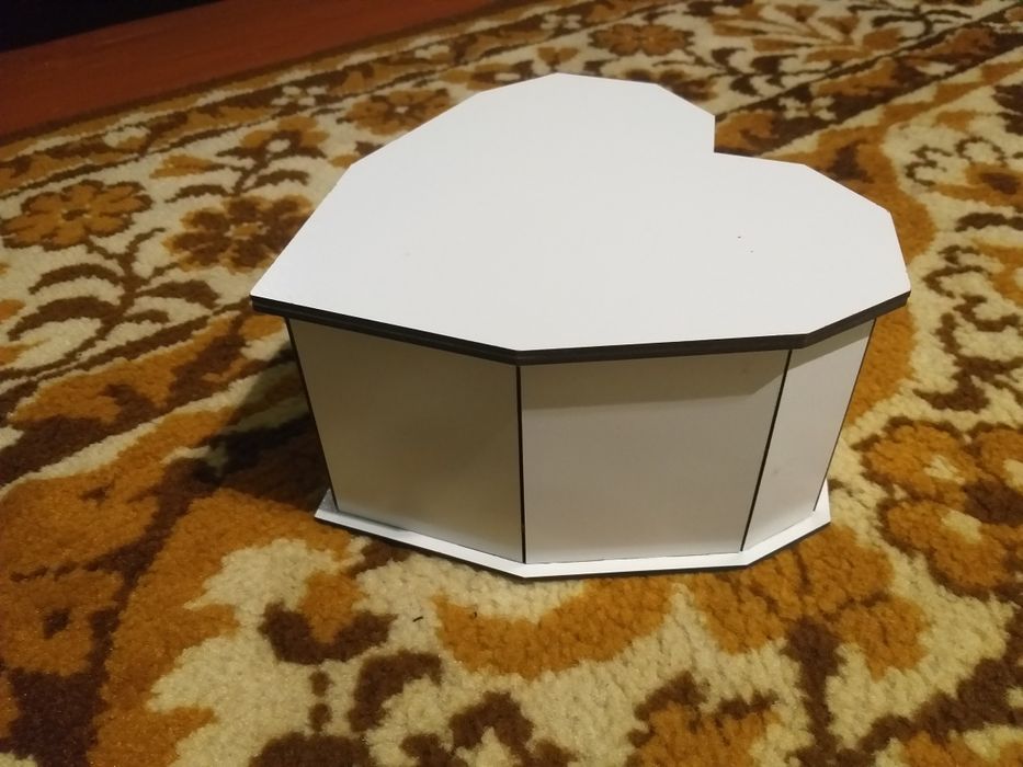 Коробка  подарункова формі серця деревяний