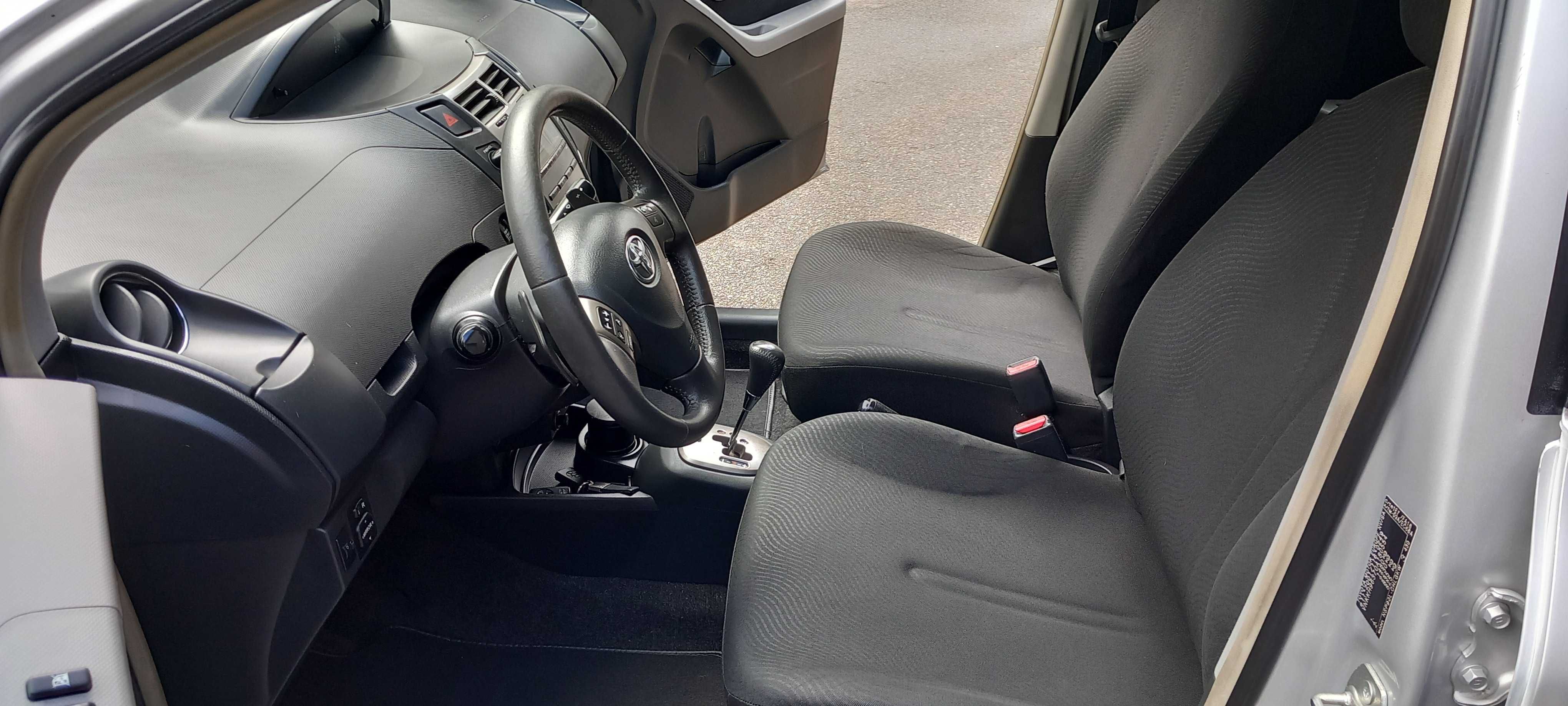 Toyota Yaris Automático + 80.000 Km + 1.3 VVTI + Nacional