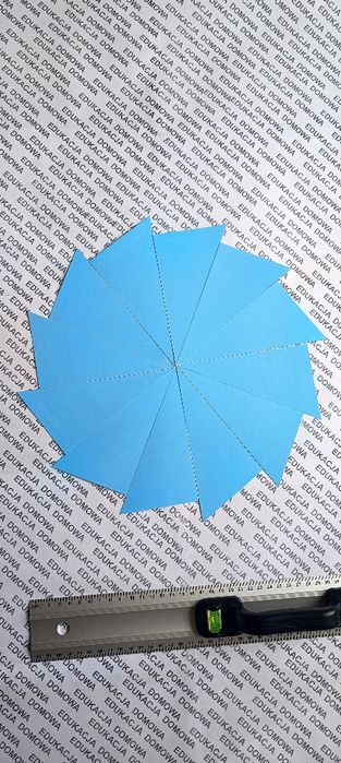 Trójkąty konstrukcyjne z Warsztatu Montessori