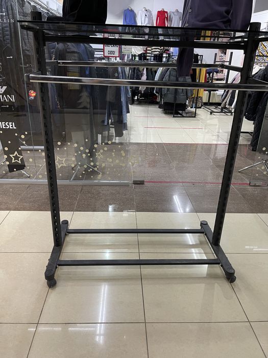 Продам стойку для одягу