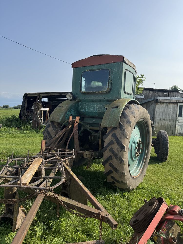 Продам трактор т-40 з обладнанням(косарка,грабарка,плуг,причіп)