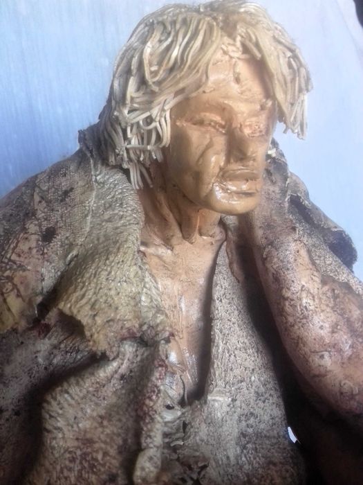 Estátua "O Filósofo" de Helena Krug - Para Restauro