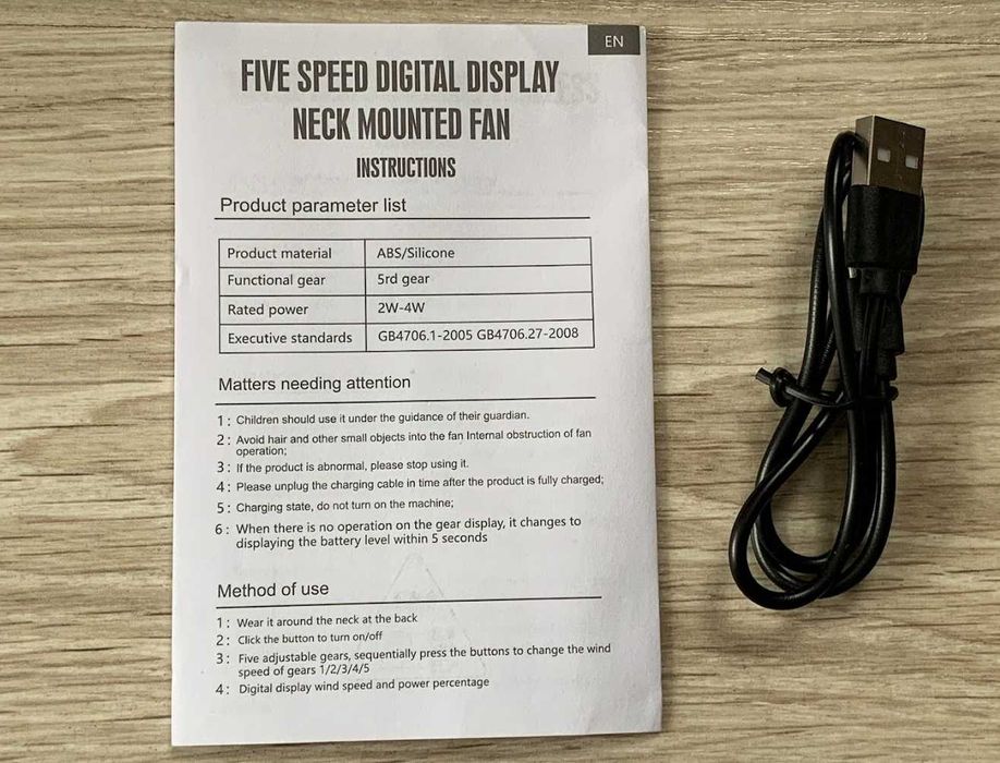 Wiatrak na szyję, wentylator na kark, hit w Japonii na upały