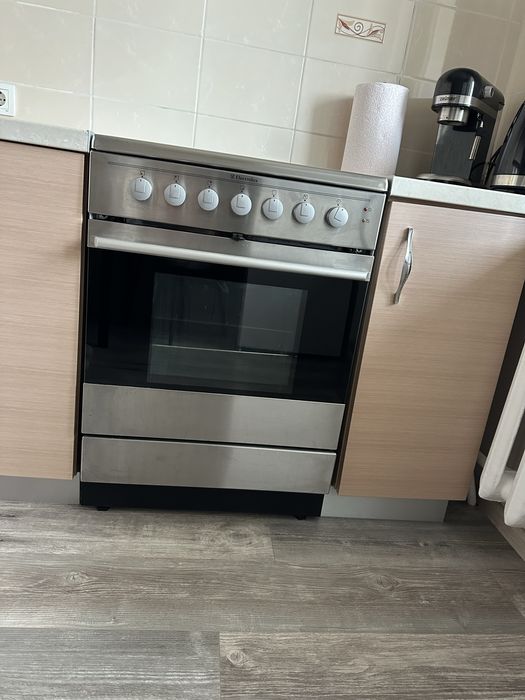 Кухня б/у в хорошем состоянии, полный комплект